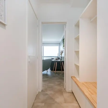 Huswell - Modern With Seaview And Parking Apartmán *