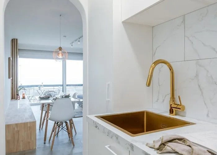 Huswell - Modern With Seaview And Parking דירה *