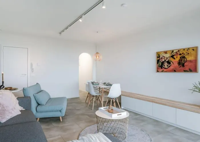 Huswell - Modern With Seaview And Parking